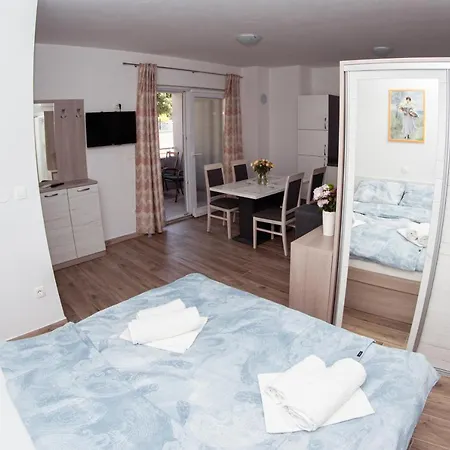 Mijo, Apartament *