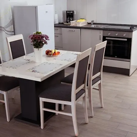 Mijo, Apartament *