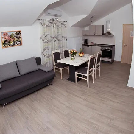 Apartament Mijo, *