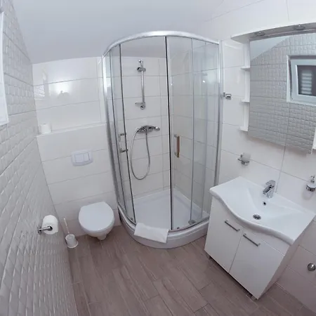 Mijo, Apartament *