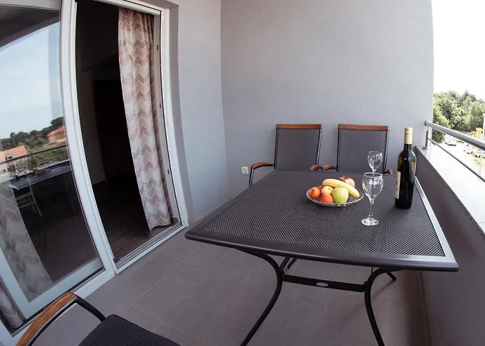 Mijo, Apartmán *