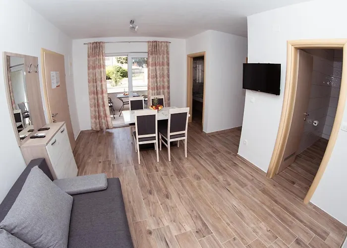 Апартаменты Mijo, Биоград-на-Мору