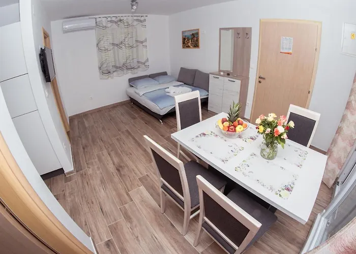 Апартаменты Mijo, Биоград-на-Мору