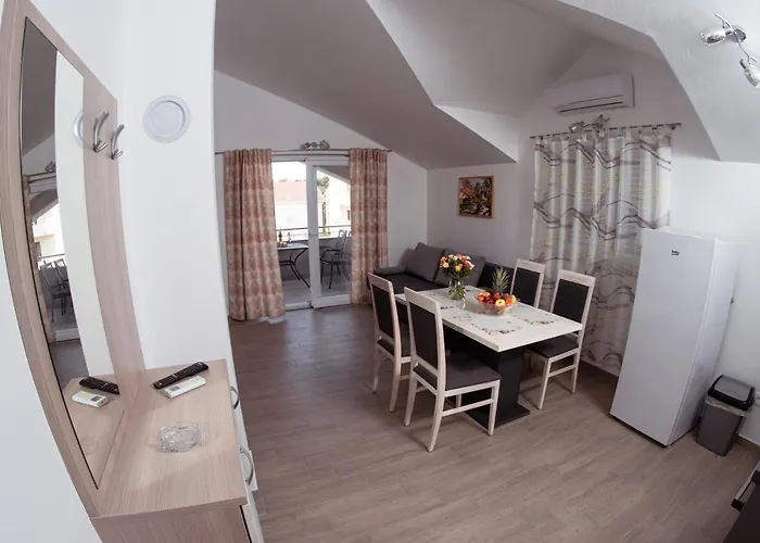 Mijo, Биоград-на-Мору