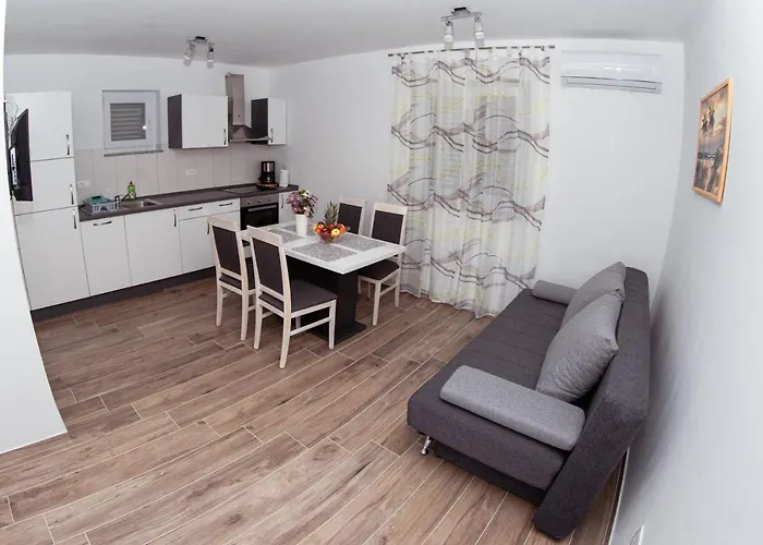 Mijo, * Биоград-на-Мору