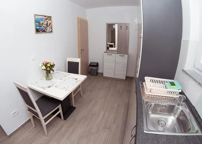 Апартаменты Mijo, Биоград-на-Мору