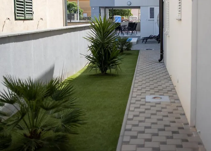 Mijo, * Биоград-на-Мору